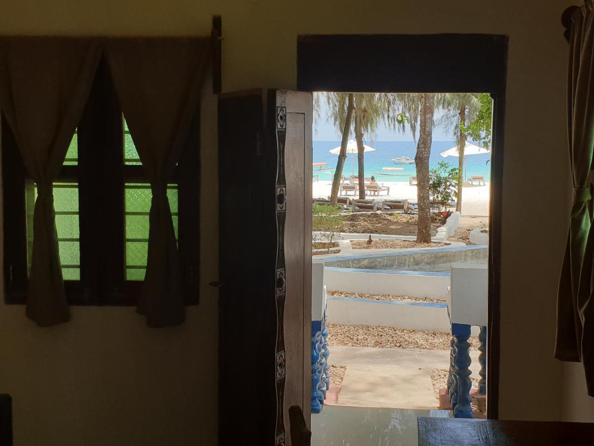 Nungwi Inn Beach Cottages Мини-отель Нунгви
